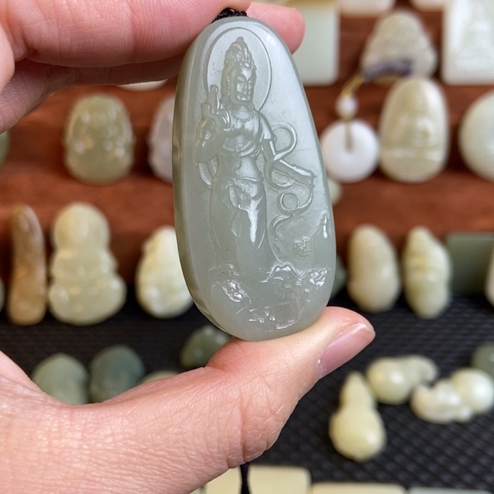 阿****和田玉未镶嵌颈饰