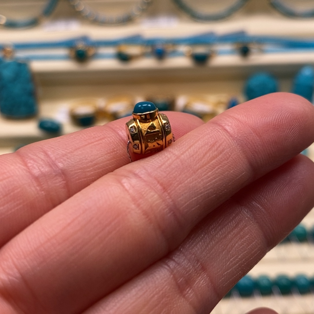 绿松石未镶嵌珠宝奇石直径7.2×7.4路路通