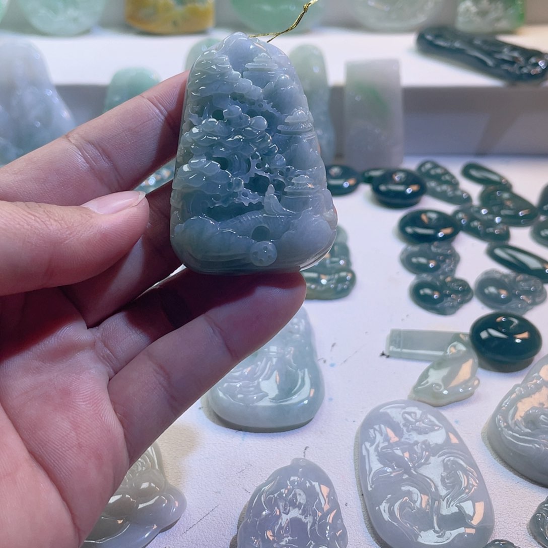 翡翠颈饰未镶嵌翡翠挂件