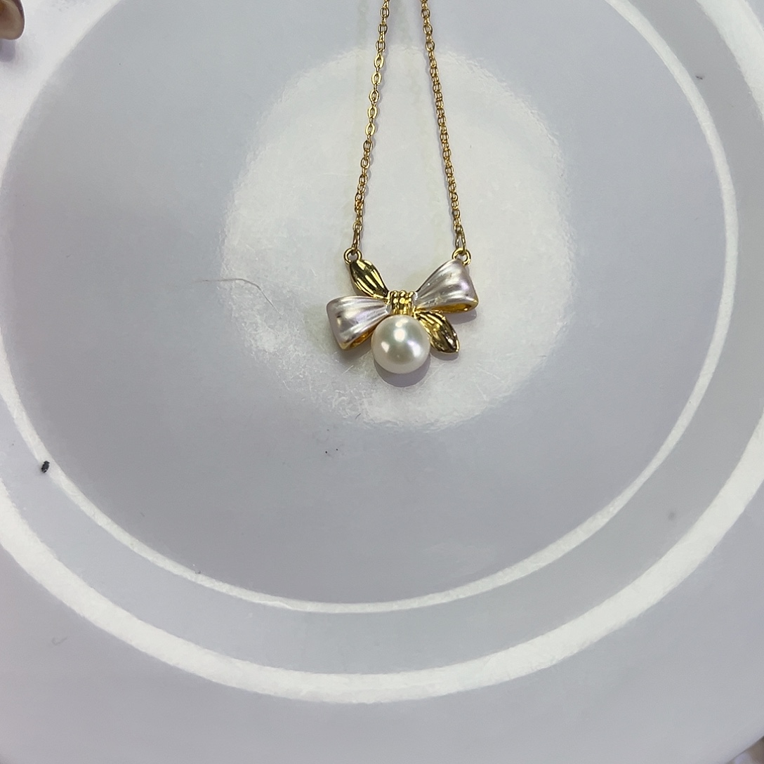 钛钢淡水珍珠颈饰