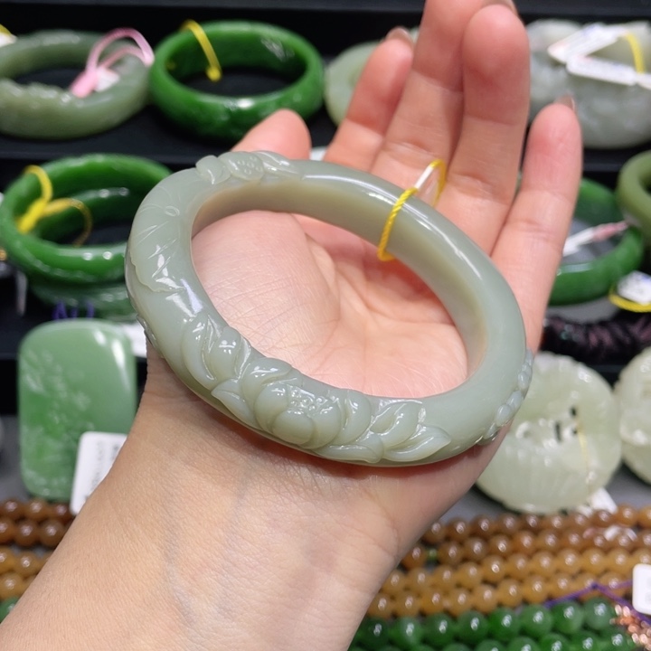 和田玉手镯58圈口 编号58未镶嵌