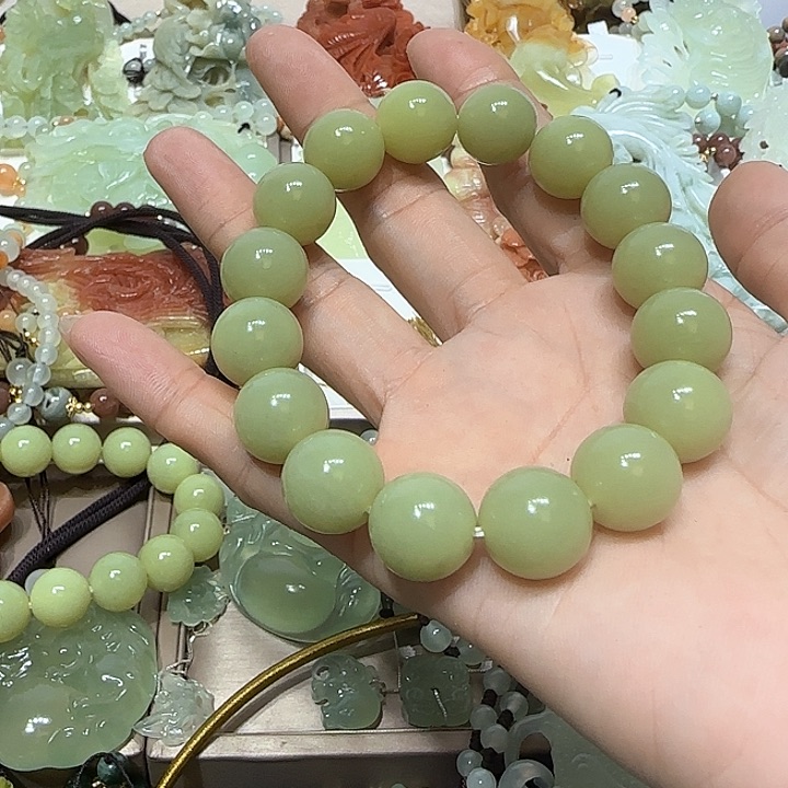 蛇纹石玉未镶嵌吊坠