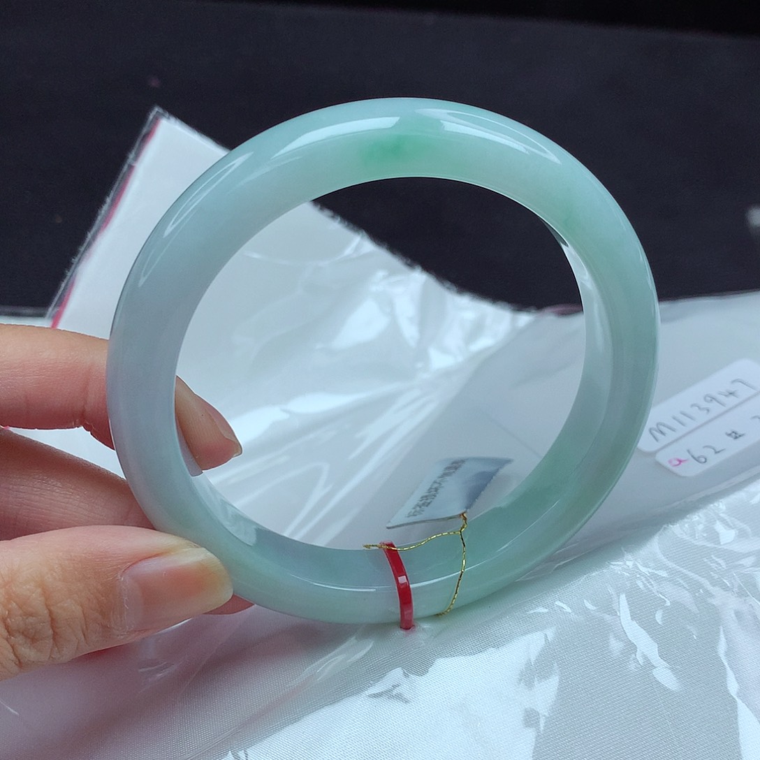 翡翠手镯未镶嵌62圈947