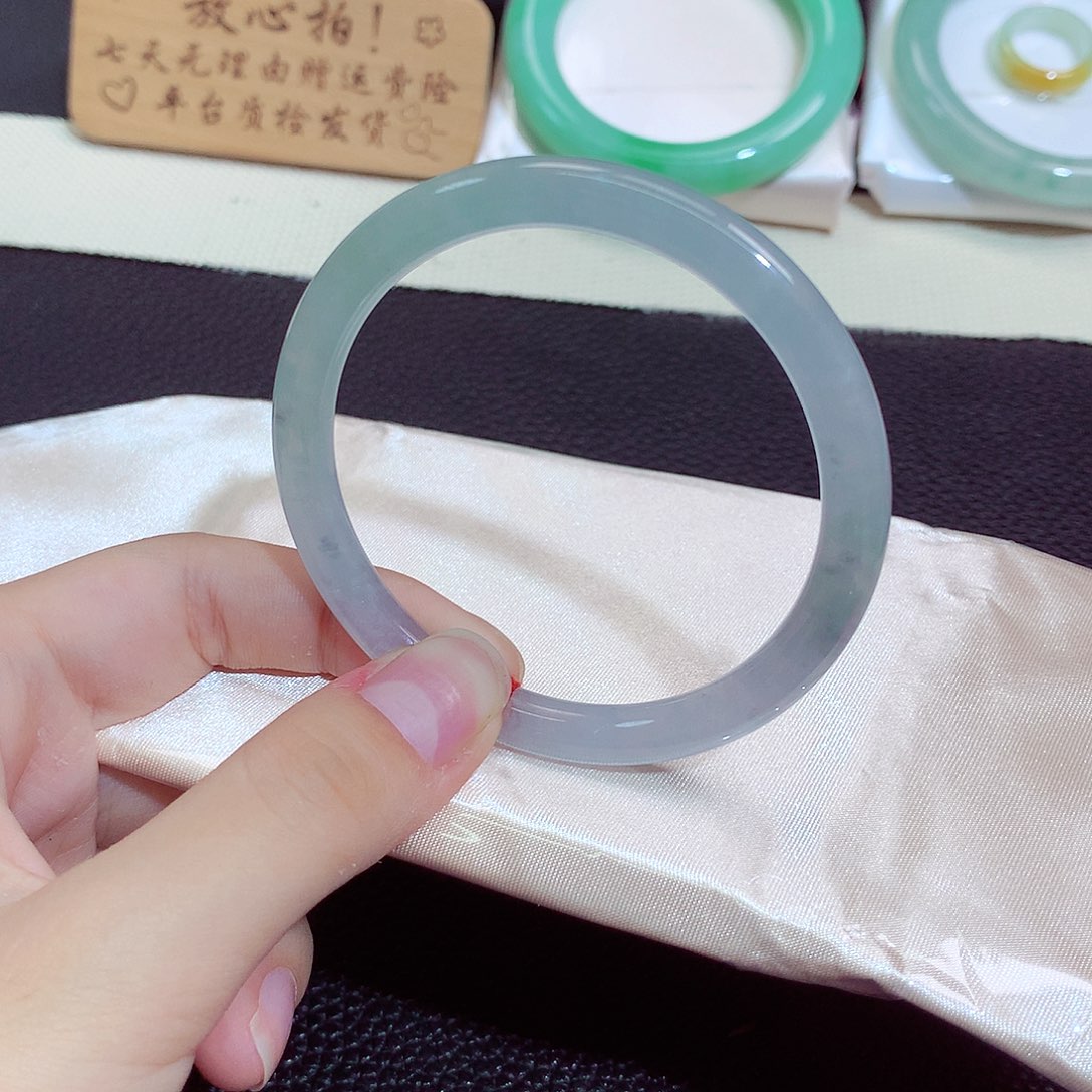 翡翠未镶嵌手镯537