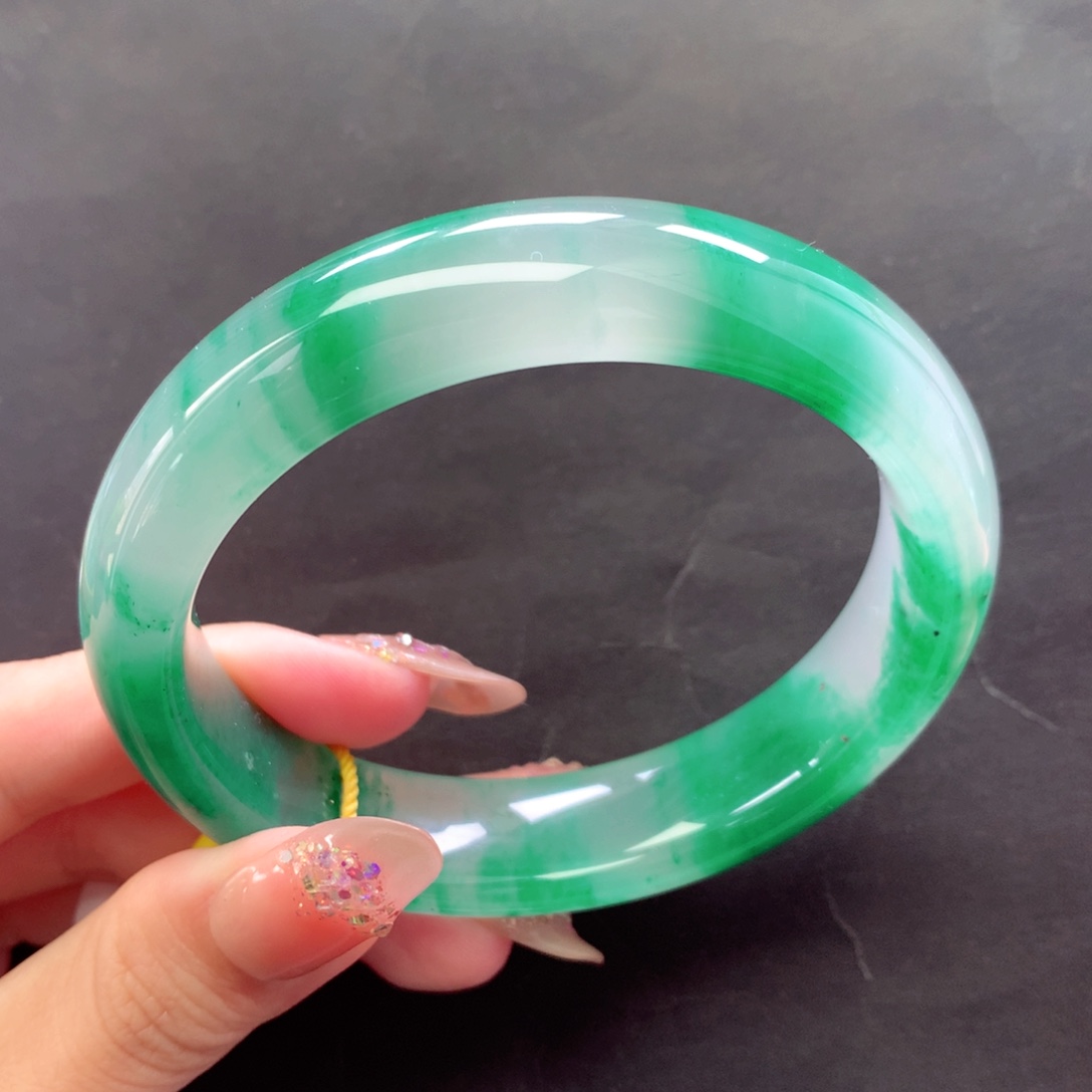 石英质玉未镶嵌手镯