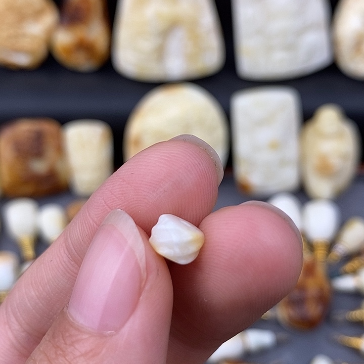 琥珀未镶嵌裸石7扭扭珠