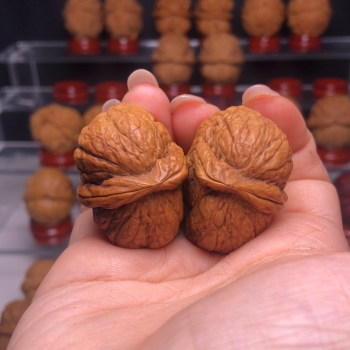 文玩核桃吊坠18半壁