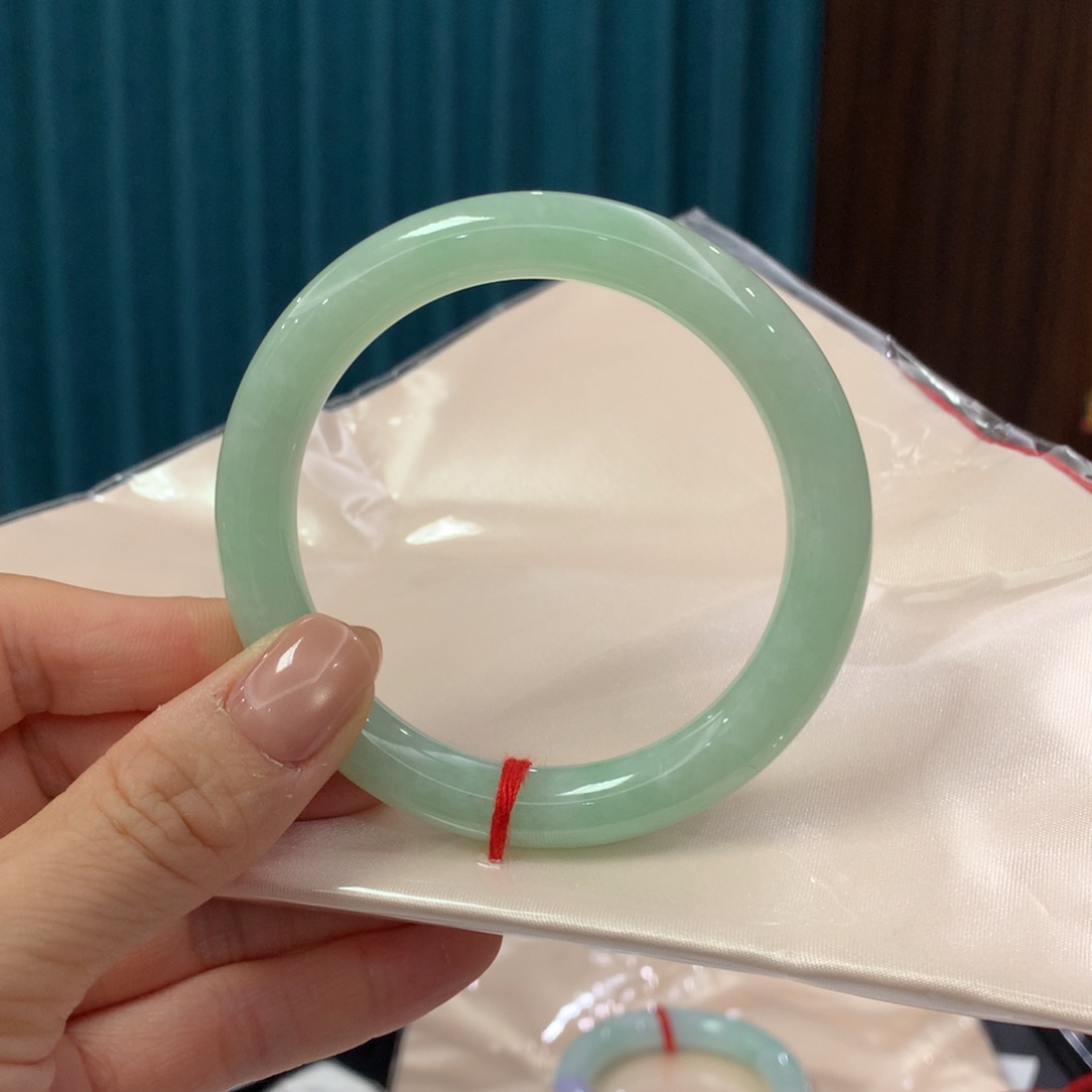 未镶嵌手镯翡翠完美者慎拍 圈口56.7