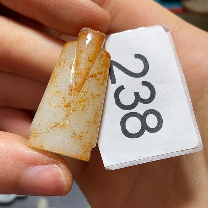 和田玉颈饰未镶嵌依*