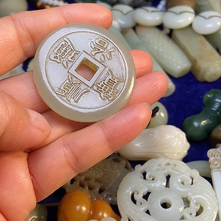 吊坠(不含链)未镶嵌和田玉心*忍