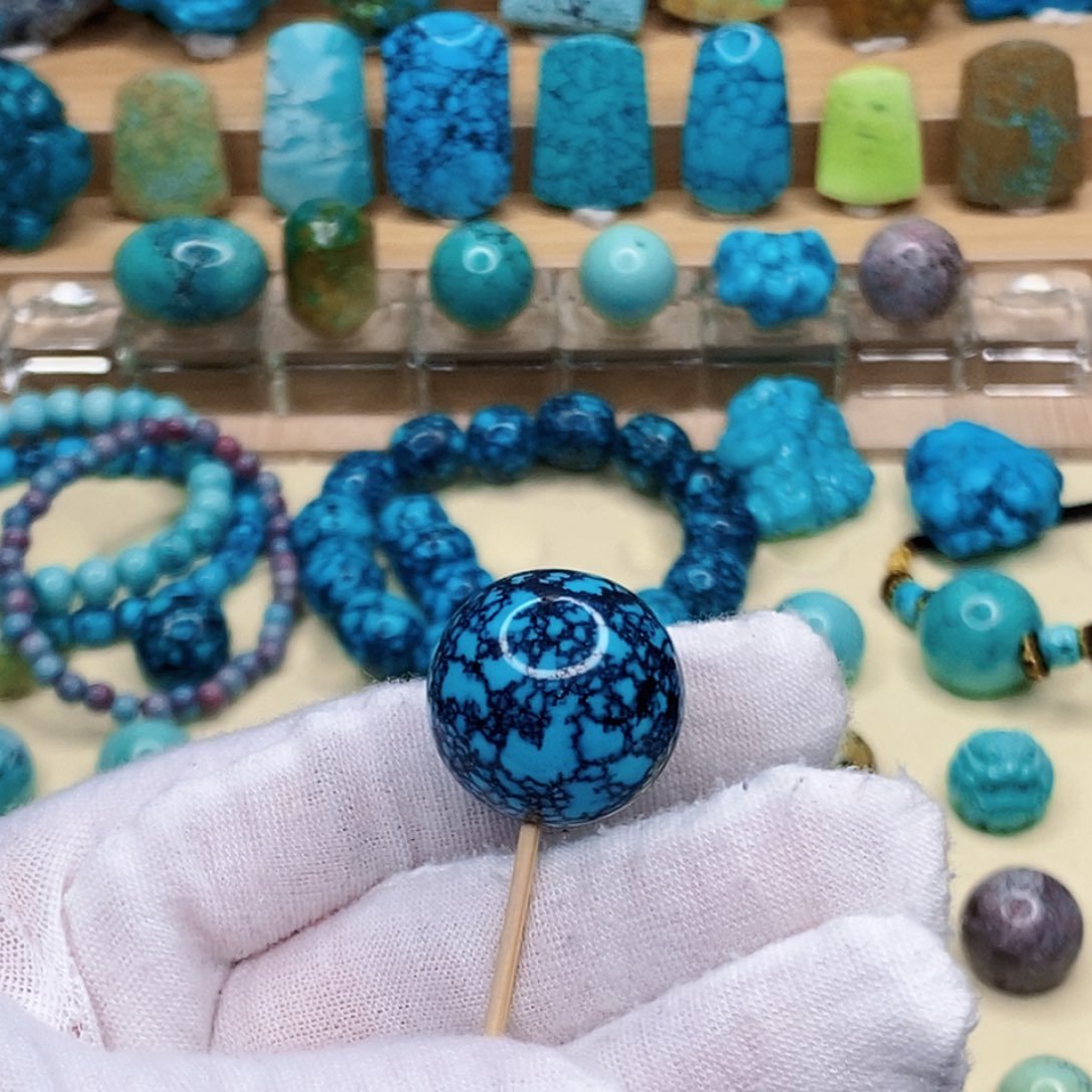 绿松石未镶嵌珠宝奇石