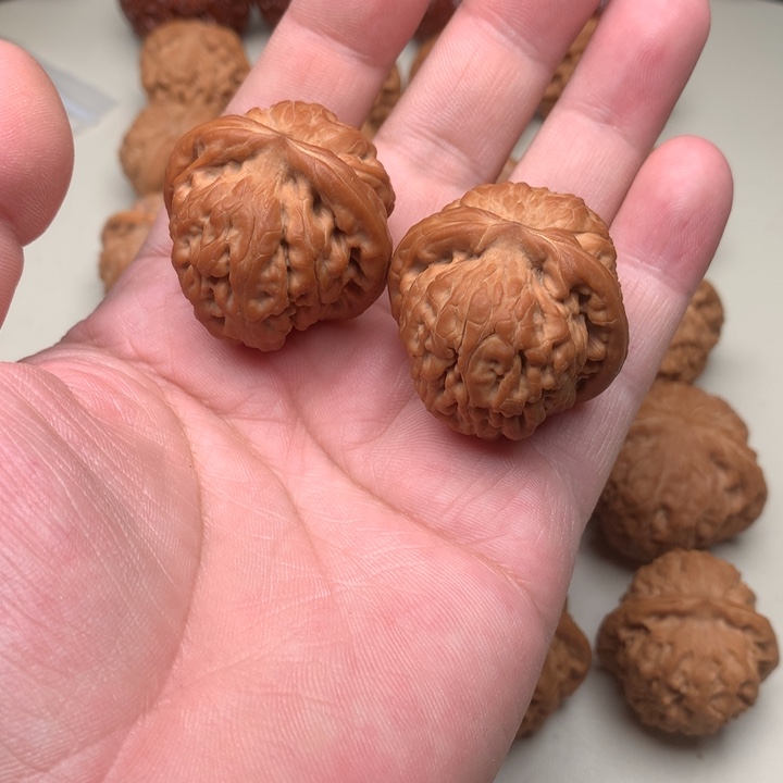 *****文玩核桃吊坠莲花