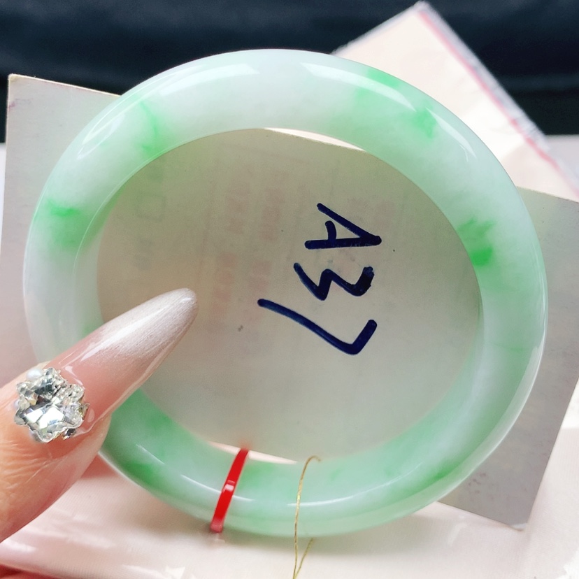 【闪购商品】翡翠手镯未镶嵌57.7圈