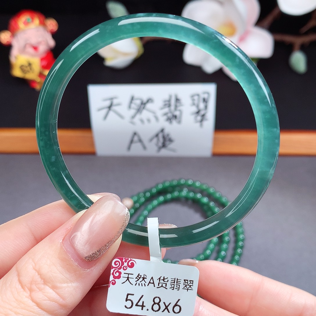翡翠手镯（圆镯）未镶嵌