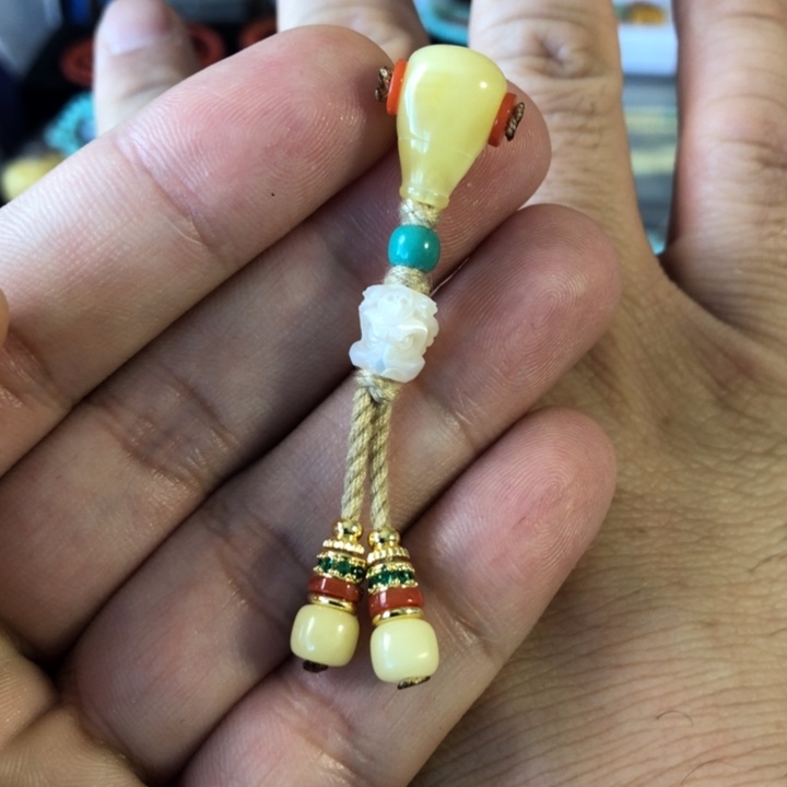 蜜蜡珠宝奇石未镶嵌