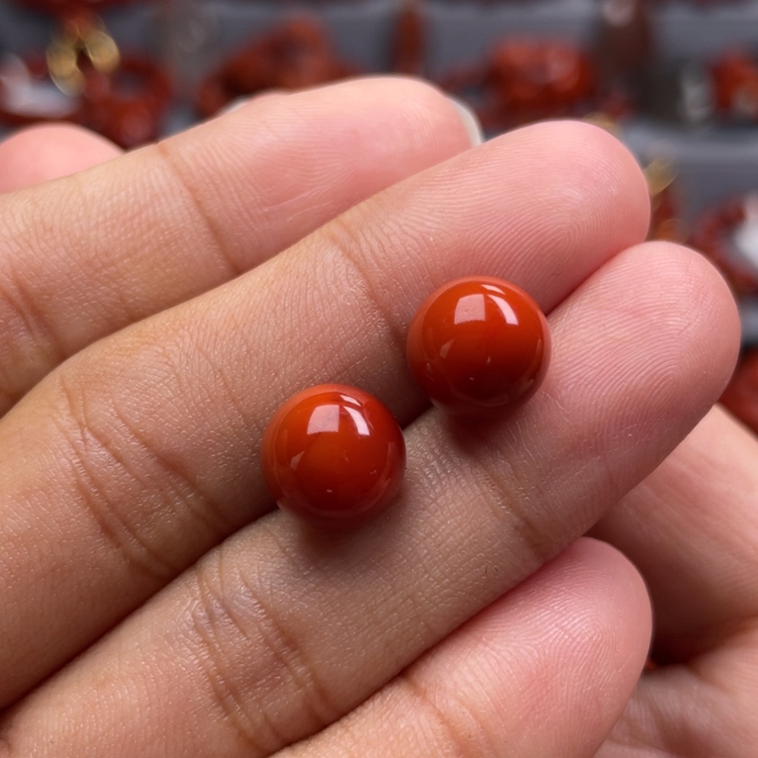 南红玛瑙18K金镶嵌珠宝奇石耳钉9.8mm