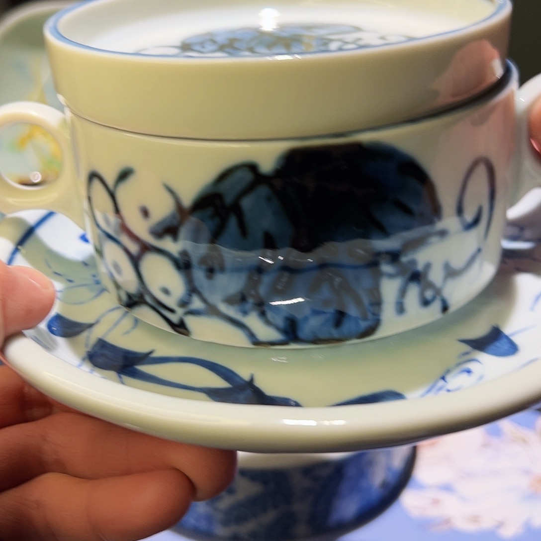 咖啡杯和茶杯是我们学校一