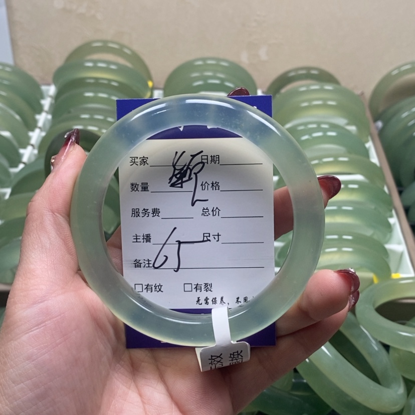 【闪购商品】蛇纹石玉手镯未镶嵌颖****?