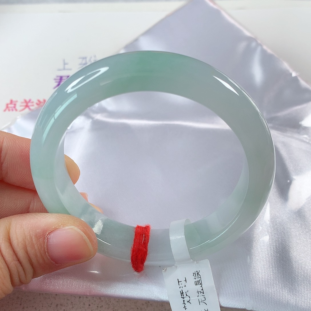 翡翠手镯未镶嵌①④⑤