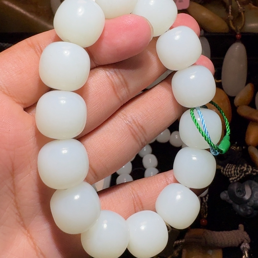 和田玉未镶嵌颈饰取*字