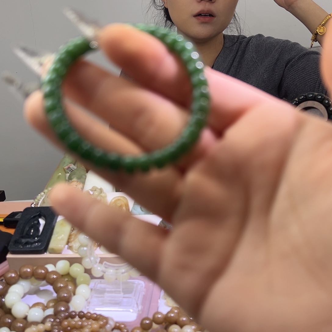 和田玉（碧玉）未镶嵌手链