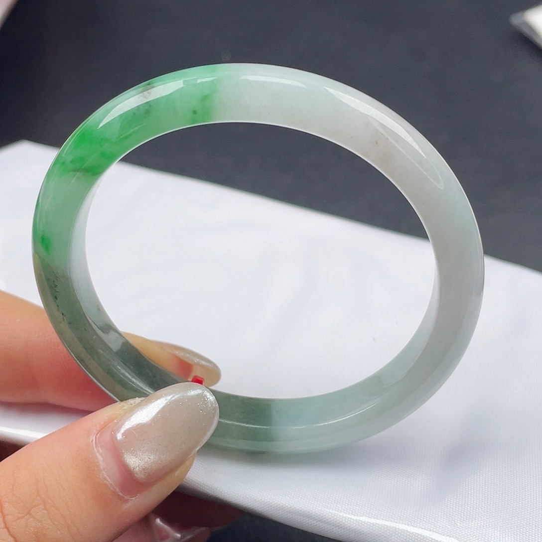 翡翠未镶嵌手镯53贵妃