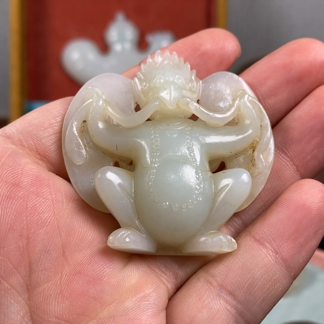 用***8非常精美得脖挂件