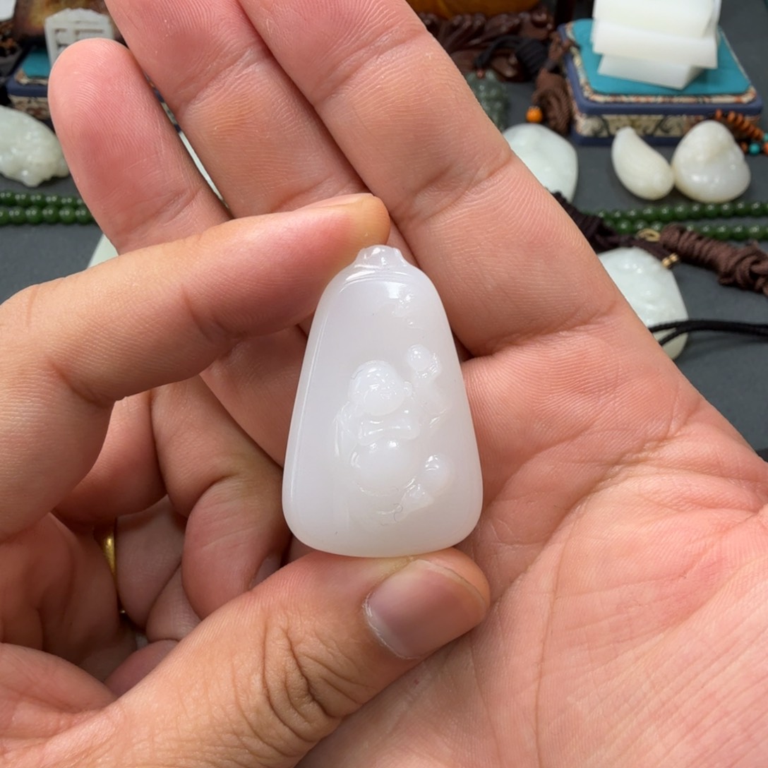 和田玉颈饰未镶嵌