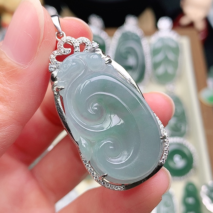 颈饰银S925镶嵌翡翠吊坠