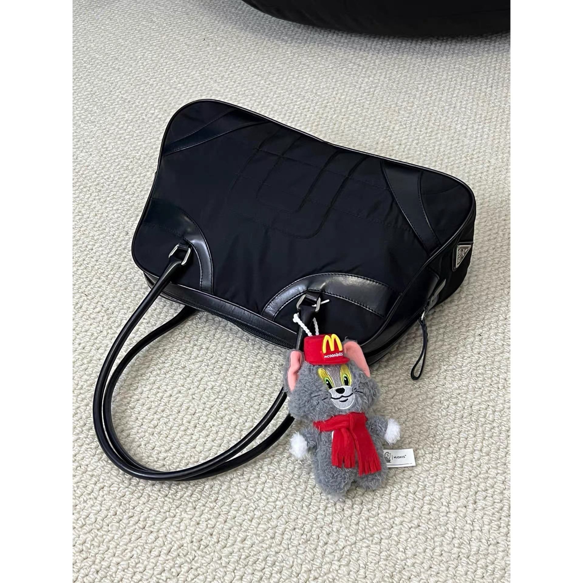 95新 Prada/普拉达 普拉达黑银降落伞侧标保龄球手提包