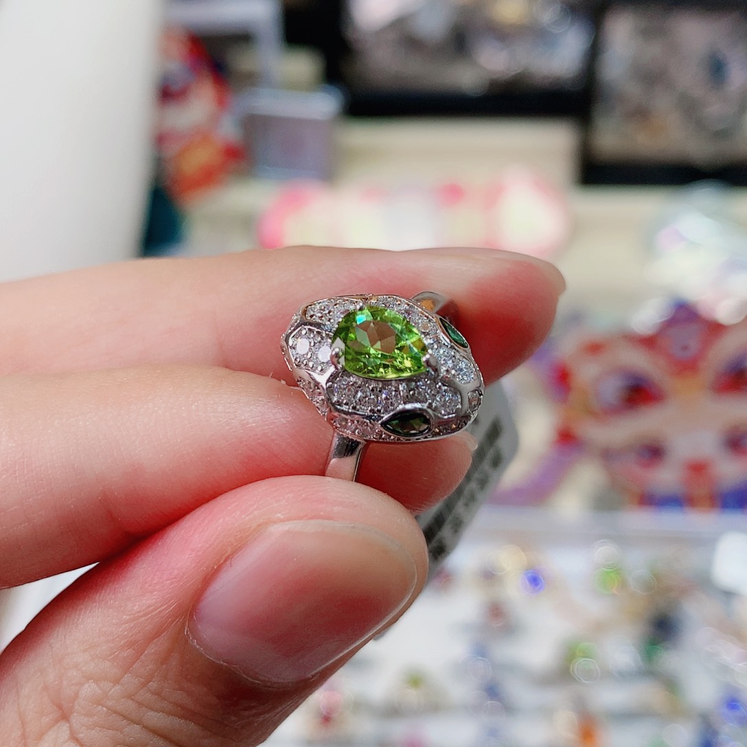 橄榄石戒指银S925镶嵌