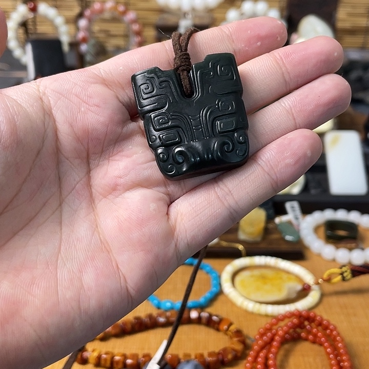 颈饰未镶嵌和田玉1045