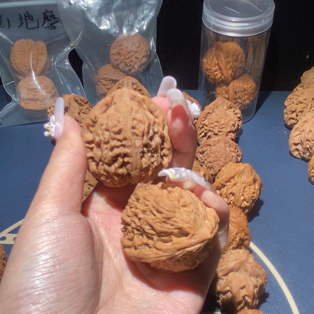 把件文玩核桃南疆石
