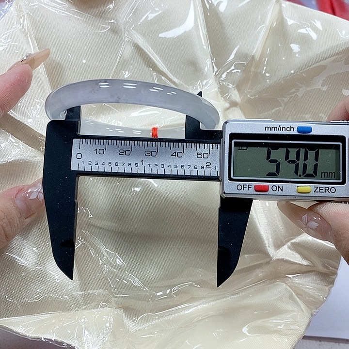 翡翠手镯未镶嵌60