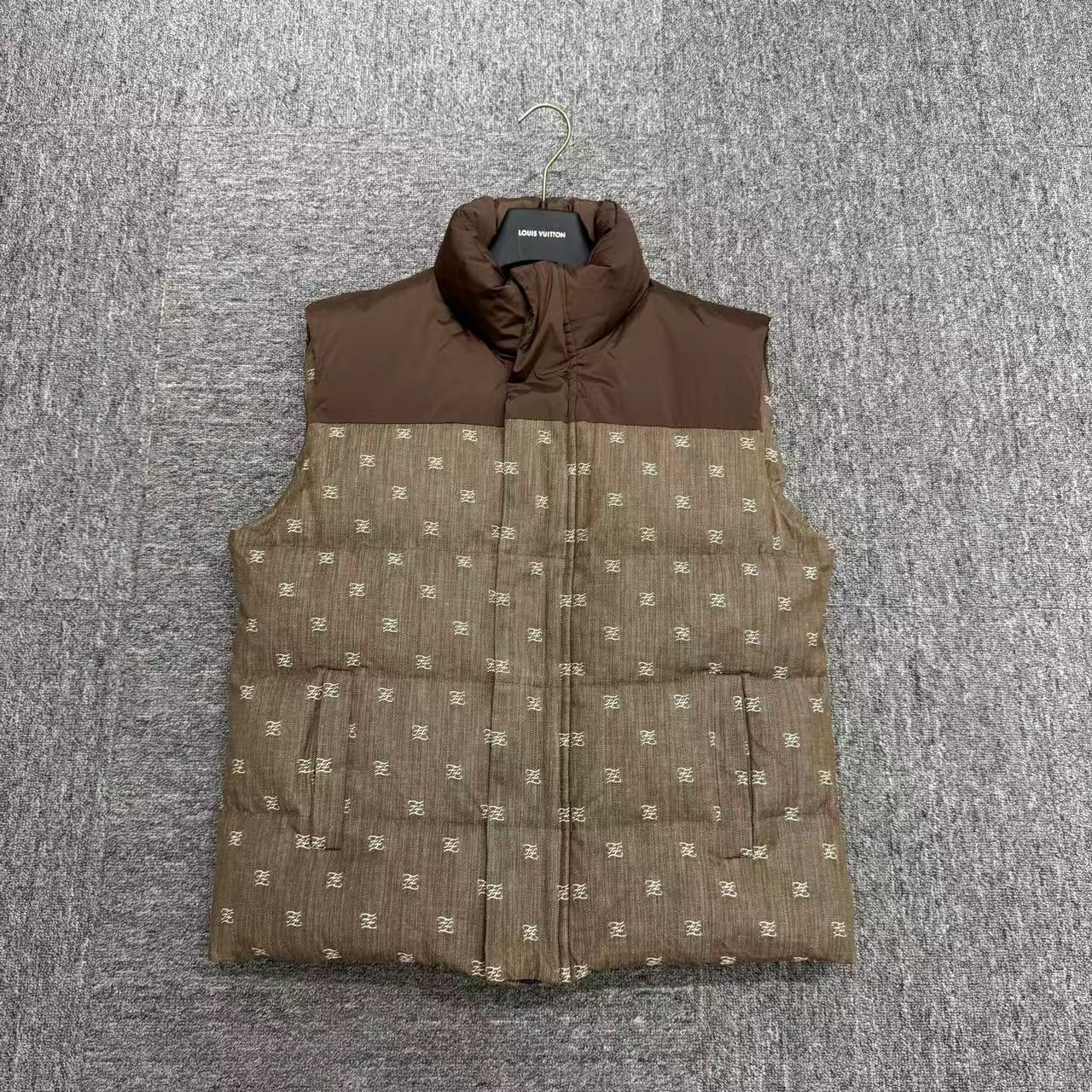 99新 FENDI/芬迪 老花拼接羽绒马甲/40码/16804