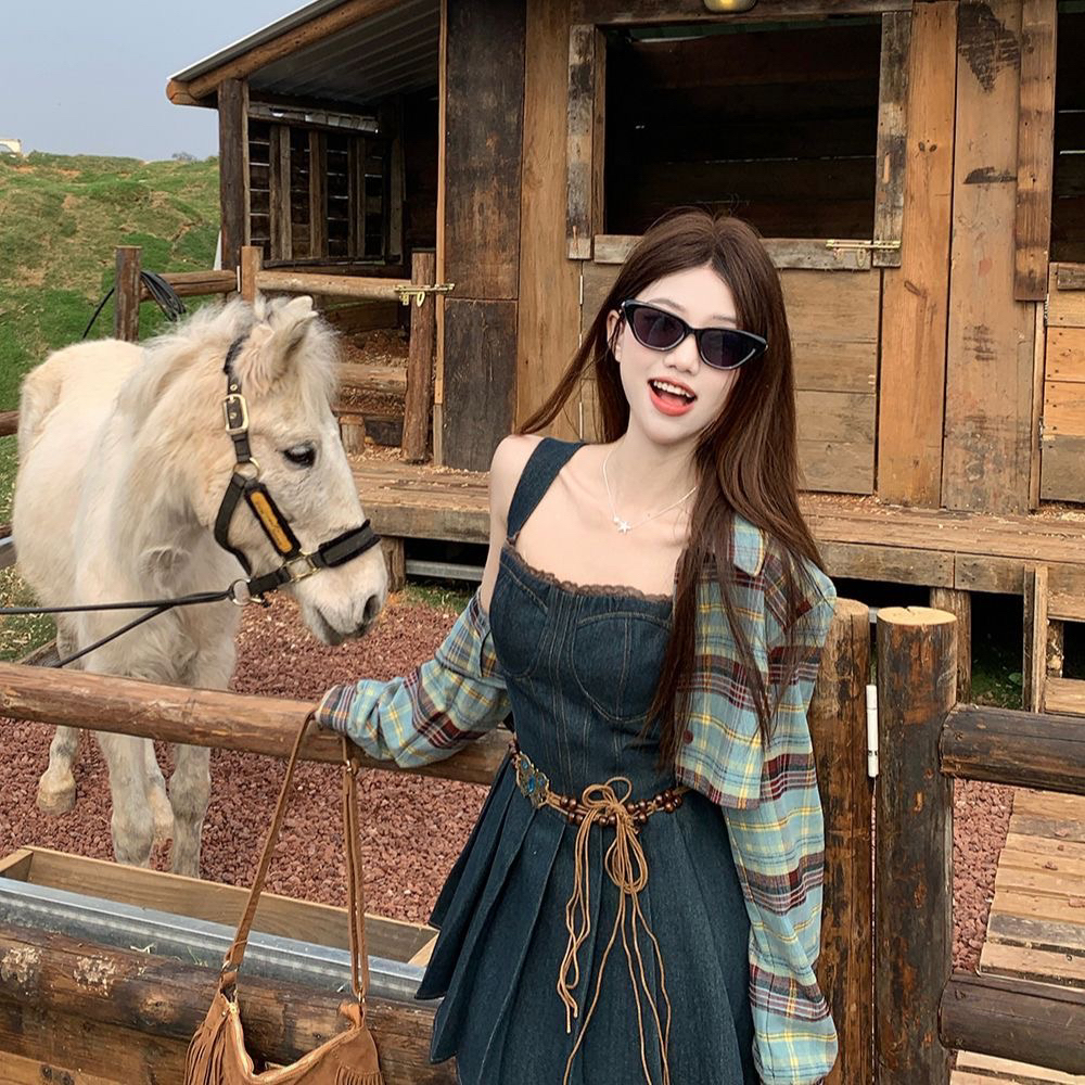 春秋款复古民族风格纹衬衫百褶牛仔吊带裙小个子套装