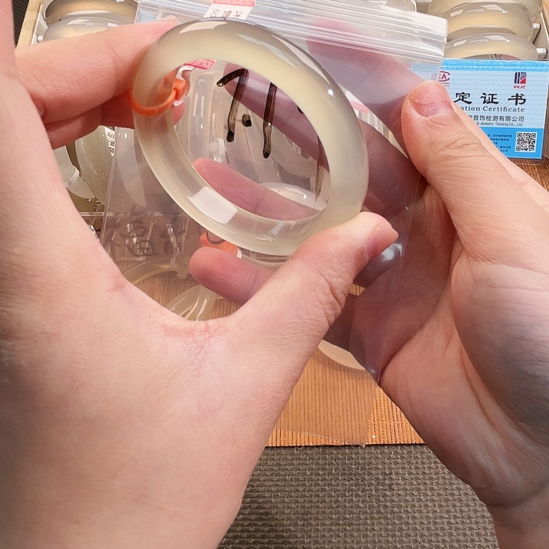 7***9玛瑙/玉髓未镶嵌手镯