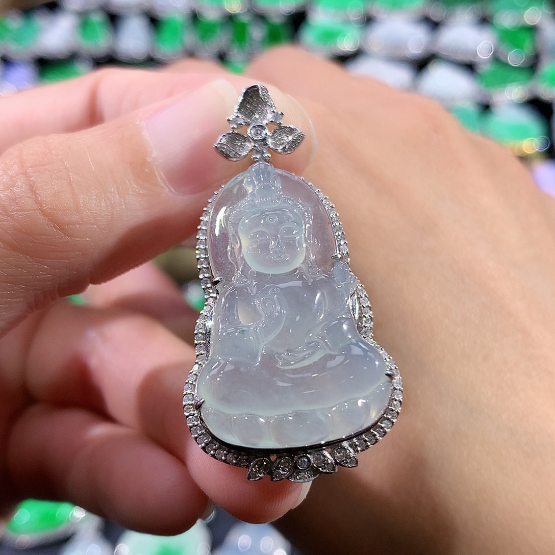 翡翠18K金镶嵌颈饰