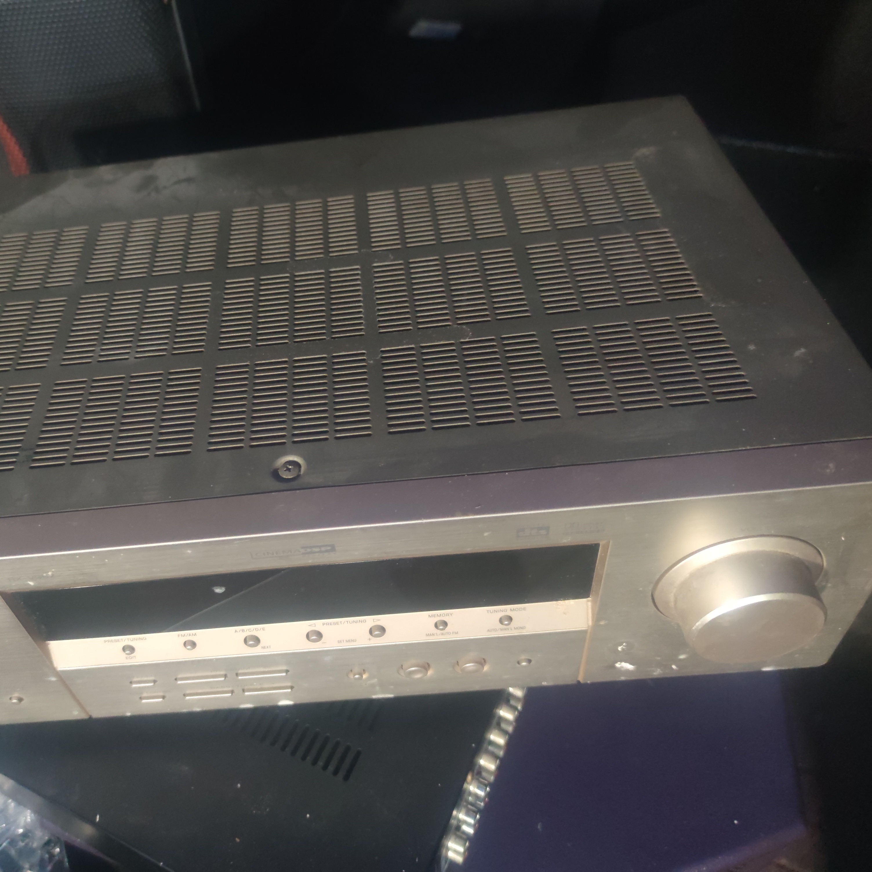 8新  雅马功放一台，成色如图，不包邮费，不支持七天无理由退货