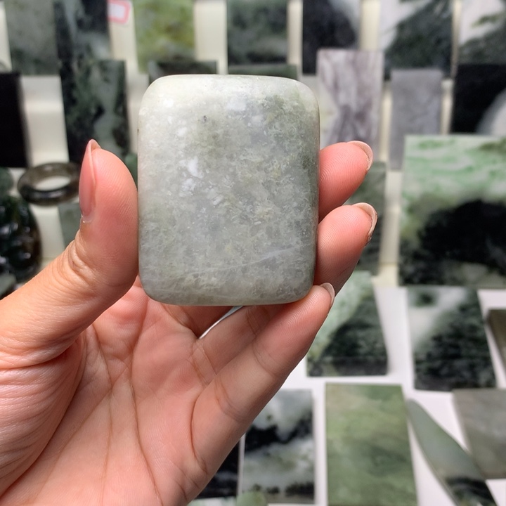 独山玉颈饰未镶嵌