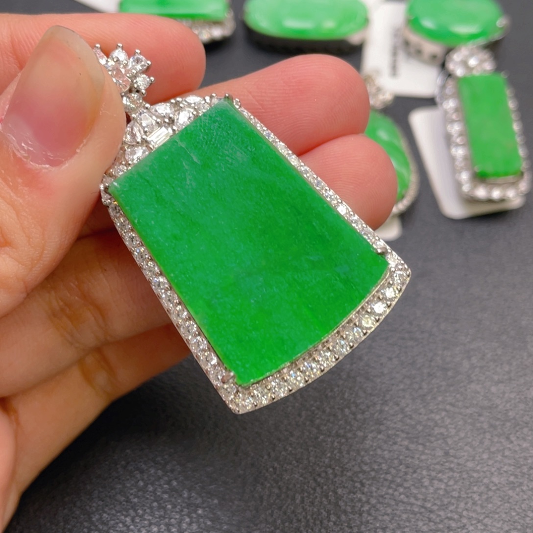 艺***界翡翠银S925镶嵌颈饰