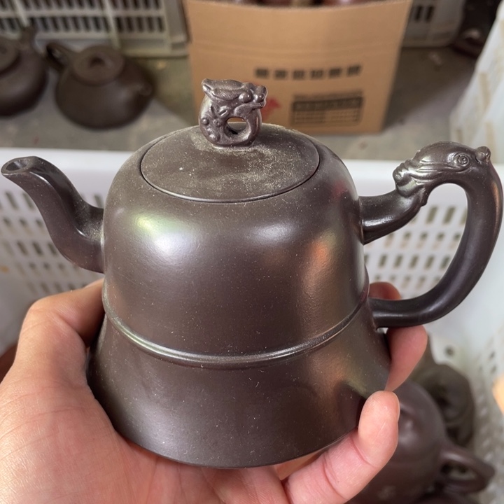 老厂紫砂壶一件。