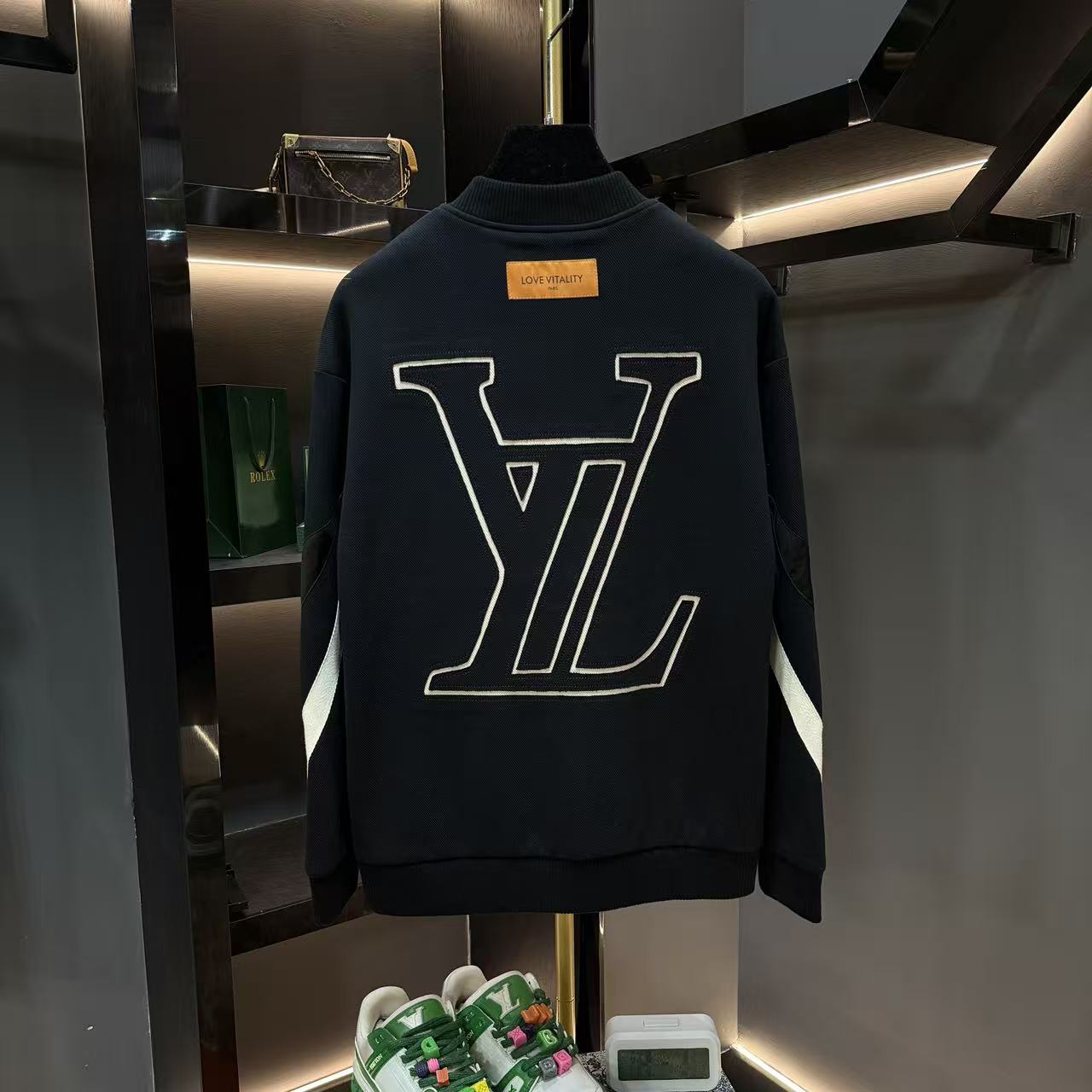 忆【海城专属】2025秋冬新品高级感重工百搭棒球服外套6819