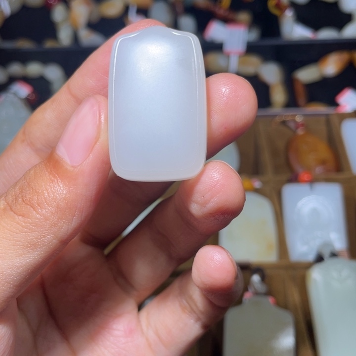 L***和田玉未镶嵌手链