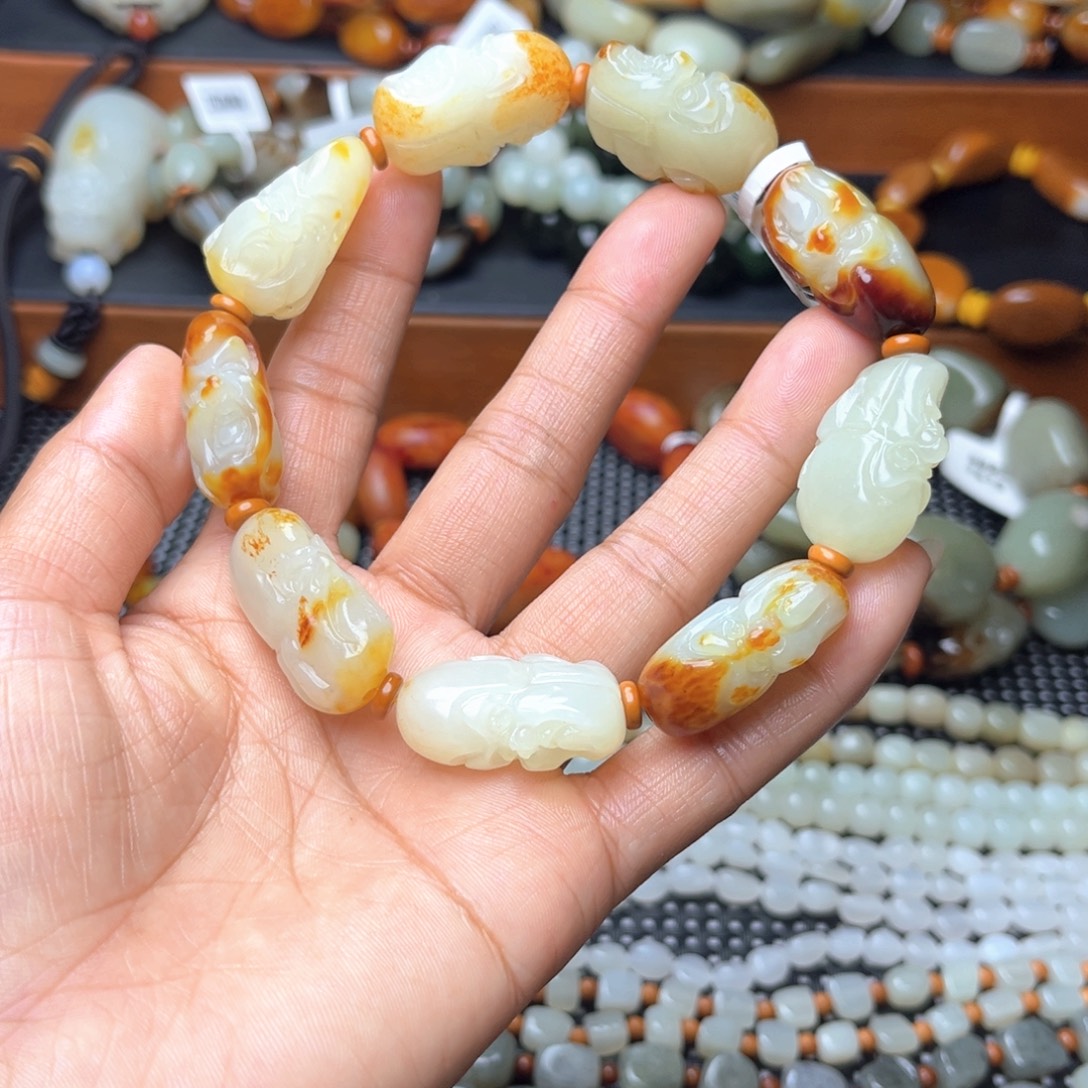 武***栋和田玉未镶嵌手链