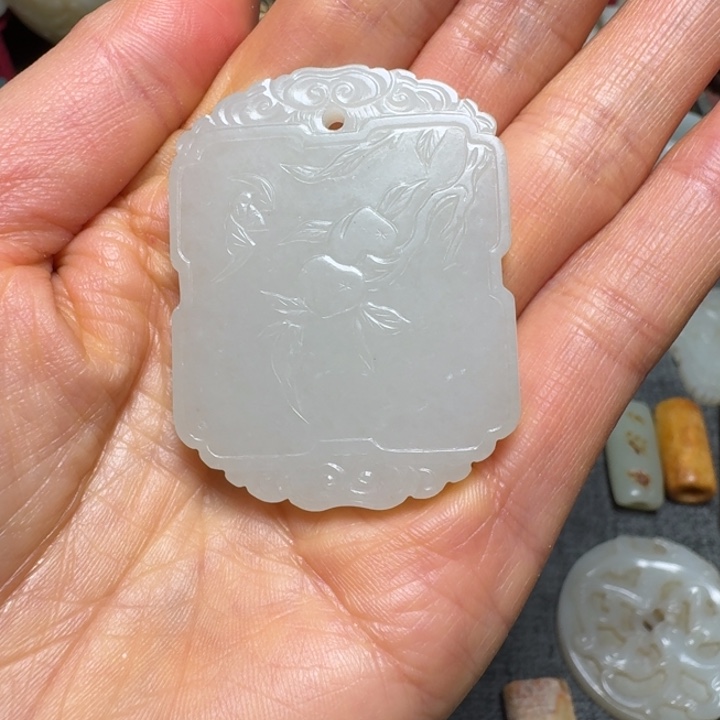 人***源和田玉（糖玉）未镶嵌把件