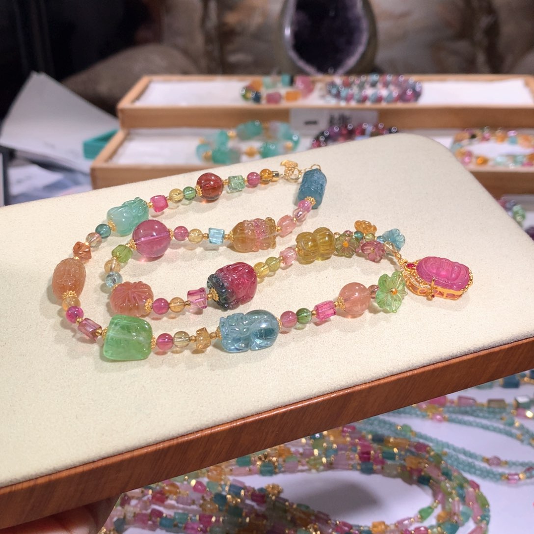 18K金镶嵌高货传家宝多宝项链碧玺越****?