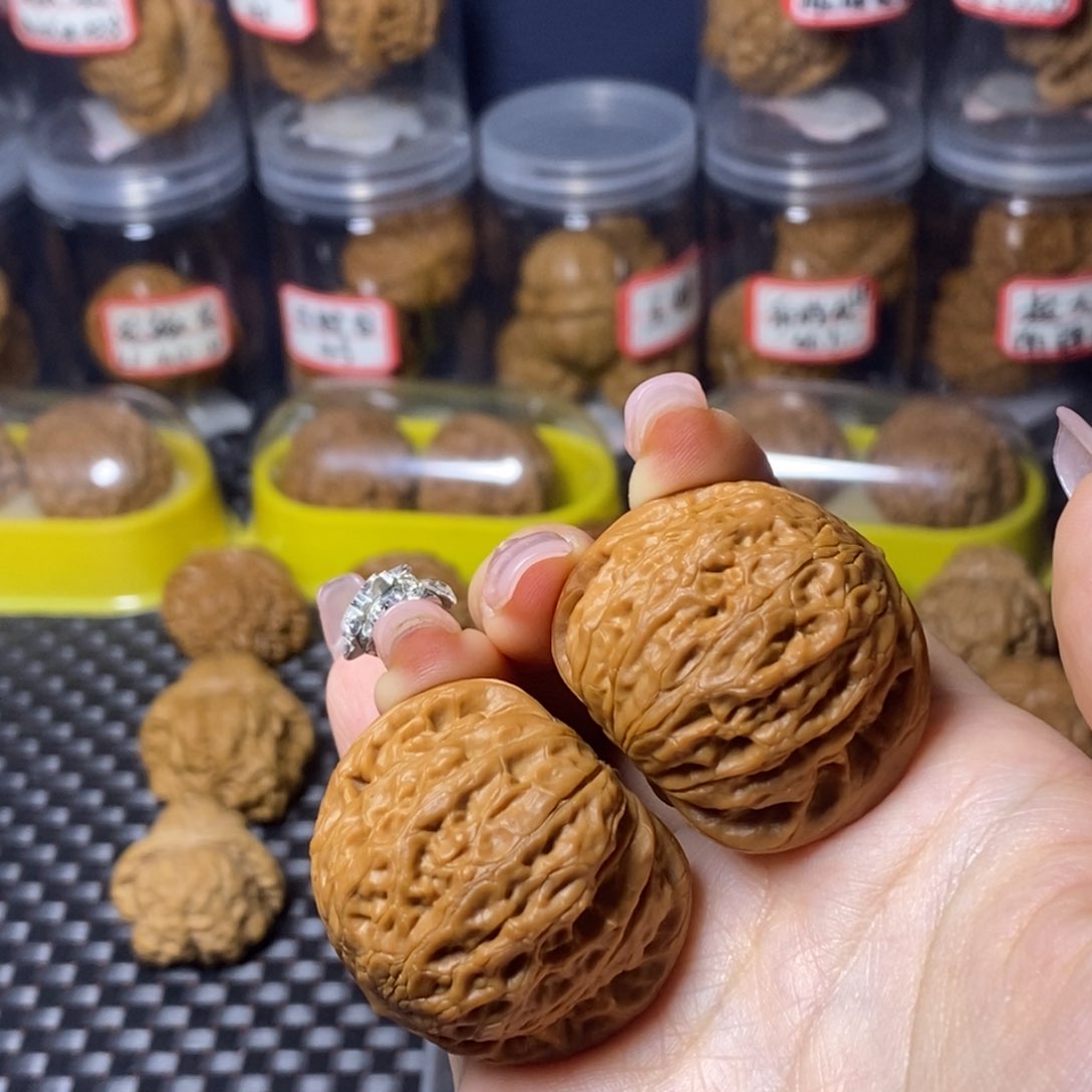 文玩核桃吊坠老*铁锤