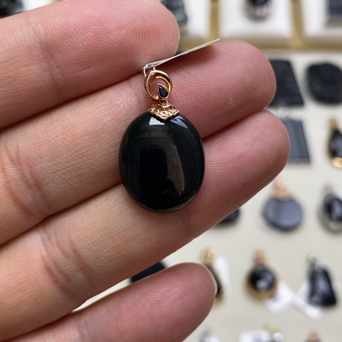 翡翠颈饰18K金镶嵌吊坠