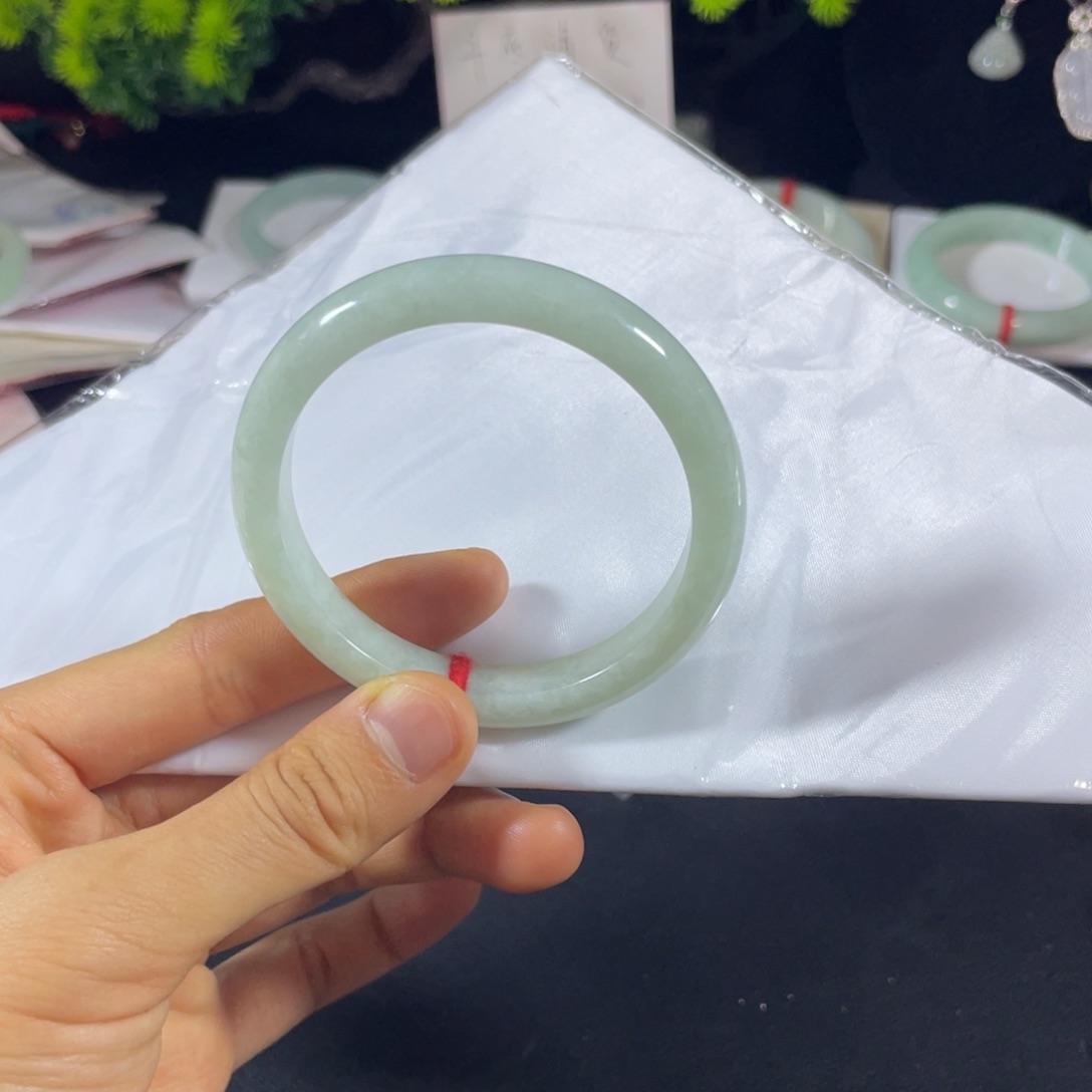 未镶嵌手镯翡翠天然翡翠手镯